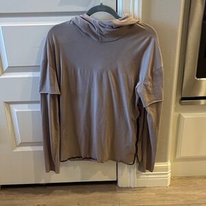 ALO Yoga Men's Long Sleeve Taupe Tee with Hood